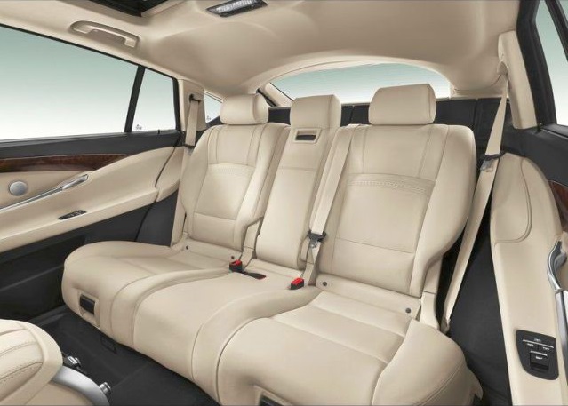 2015_BMW_5_SERIES_GT_rear_seats_pic-11