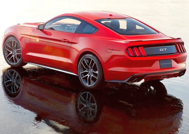 2015_FORD_MUSTANG_GT_rear_pic_7